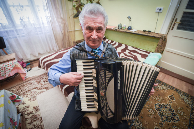 Ásotthalom, Kissor, Mígh József 75 évesen is aktívan zenél fotó: Kuklis István
