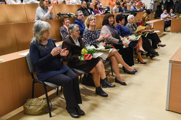 Szeged, a szakma kivállóságai díj átadása az ápolók között fotó: Kuklis István