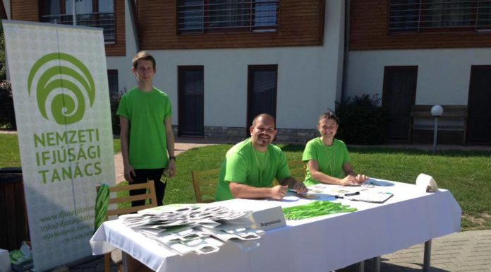 A Nemzeti Ifjúsági Tanács Szabadegyetemén Ásotthalom