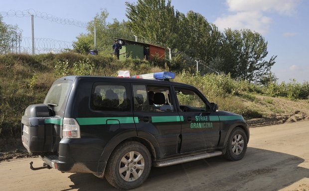 Megkezdték szolgálatukat a lengyel rendőrök a határnál
