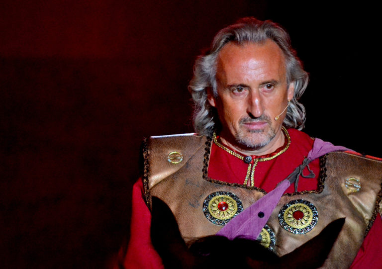 A római császár a Colosseumból érkezett a Patkó Lovas Színházba