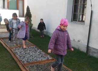 Új udvari játékelemmel bővült az ásotthalmi Tölgyfa Óvoda udvara