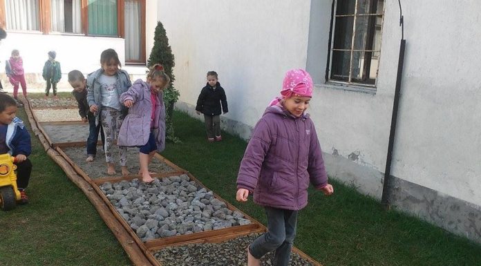 Új udvari játékelemmel bővült az ásotthalmi Tölgyfa Óvoda udvara