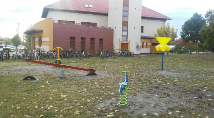 Új játszótér Mórahalmon