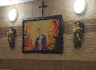 Szent Erzsébet a szentek társaságában Mórahalmon