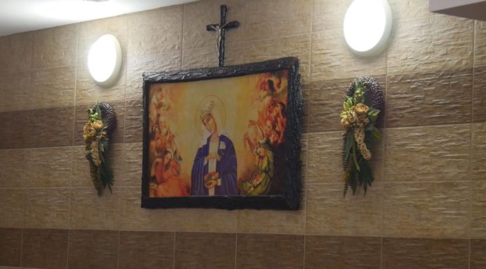 Szent Erzsébet a szentek társaságában Mórahalmon