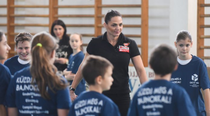 A mórahalmi iskolában tartott órát Kovács Katalin olimpiai bajnok