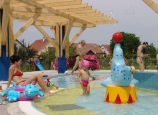 Külföldön és hazánkban több turisztikai kiállításon is bemutatkozik Mórahalom