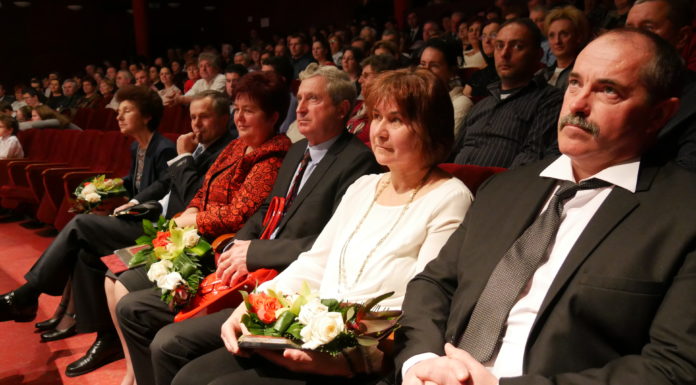 Kitüntetésekkel kezdte az új évet Mórahalom – Díszpolgári címet adtak át a hangversenyen