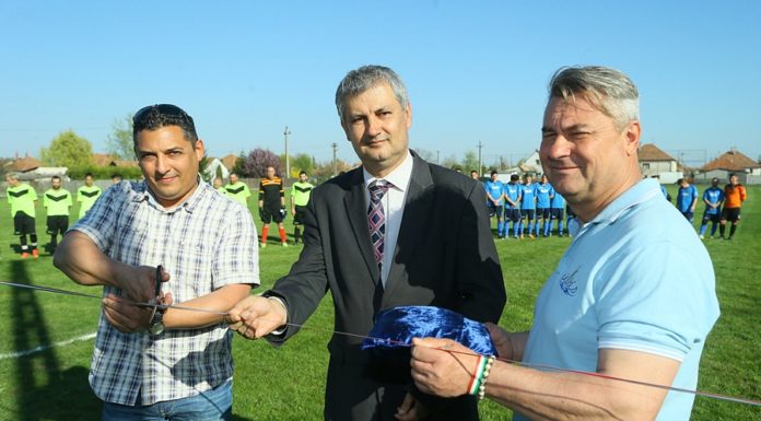 Felavatták Üllés gyönyörűen felújított futballpályáját