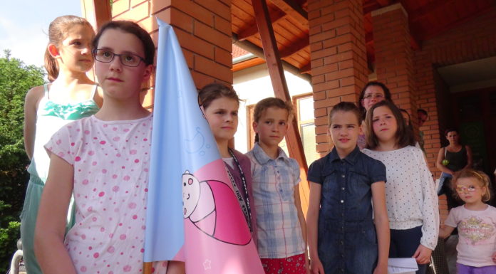 Babazászló üdvözli a mórahalmi újszülötteket