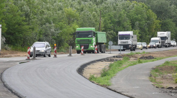 Nagy intenzitással folynak a munkák az 55-ös főúton Öttömös és Mórahalom között