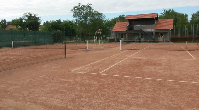 Klubházat kapott a város teniszpályája