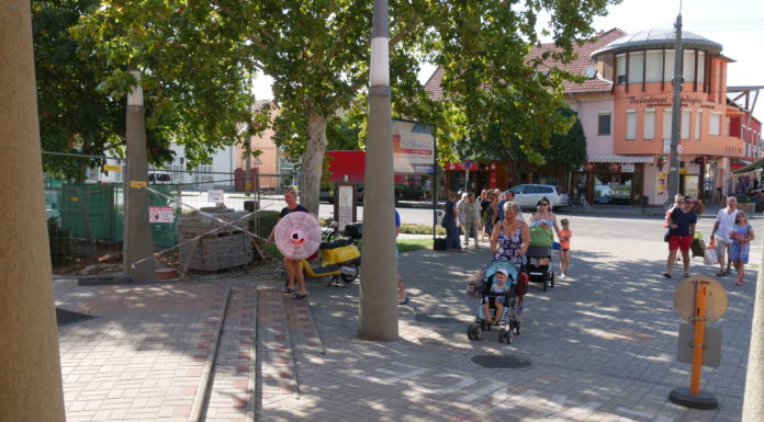 Bejárattal, új pénztárakkal, öltözőkkel bővül a mórahalmi fürdő