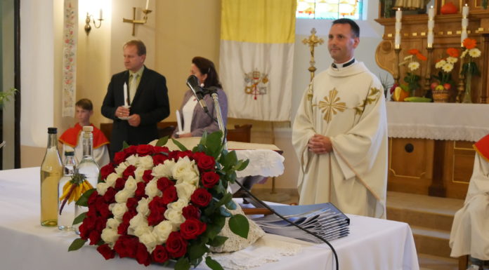 Egy évtizede szolgál Mórahalmon Joó Balázs plébános