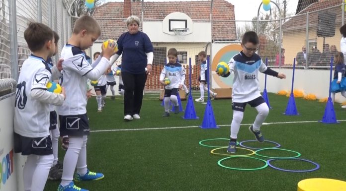 Ovi-Sport pályával, mozgásfejlesztő eszközökkel bővült az üllési óvoda