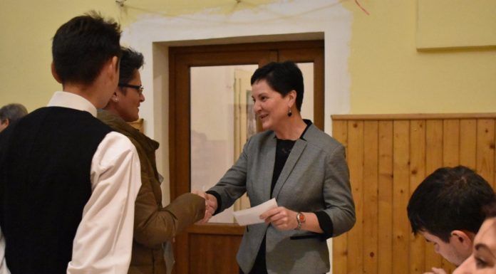 Ösztöndíjat kapott Röszkétől a végvári magyar tagozat minden diákja