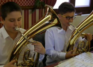 Több mint 80 résztvevővel zajlik a Csongrád Megyei Rézfúvós Verseny Mórahalmon