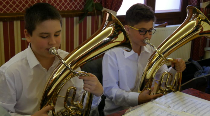 Több mint 80 résztvevővel zajlik a Csongrád Megyei Rézfúvós Verseny Mórahalmon