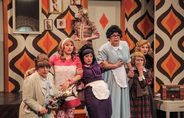 A Nyolc nő című krimikomédia a mórahalmi színpadon