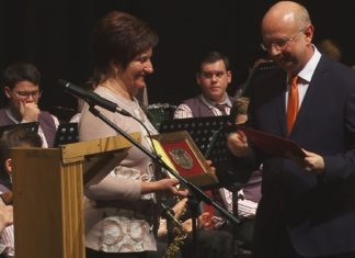 Újévi kitüntetések Mórahalmon – Több évtizedes szolgálatokat ismert el az önkormányzat