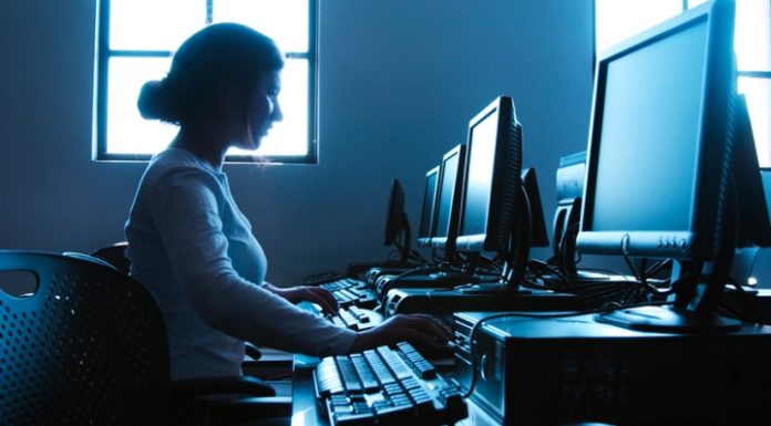 Ingyenes számítógépes tanfolyam Sándorfalván