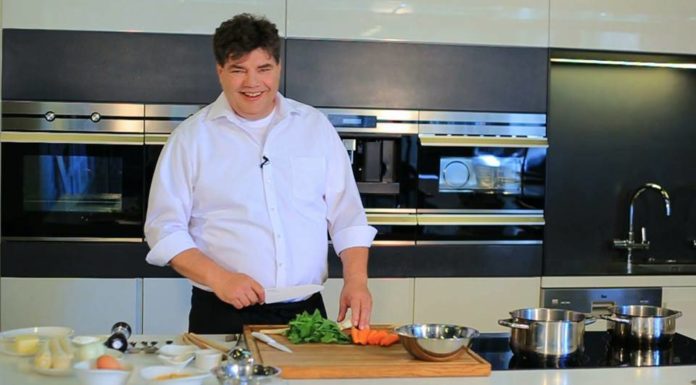 „Reform menza” Buday Péterrel – Mesterszakács látogat a mórahalmi iskolába