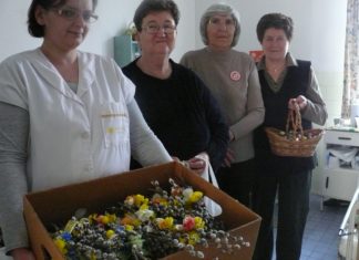 Idősek Húsvétját tette szebbé a mórahalmi Karitász csoport