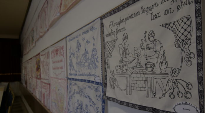 „Kedves vendég nem kínálunk, végy egyedül, itt a tálunk” – Falvédők az ásotthalmi művelődési házban