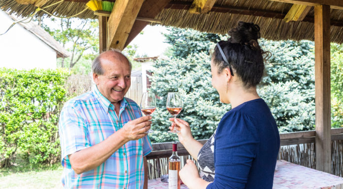 „Nem mi készítjük a bort, hanem a természet” – Egy alföldi borász öt évtizednyi munkával a háta mögött