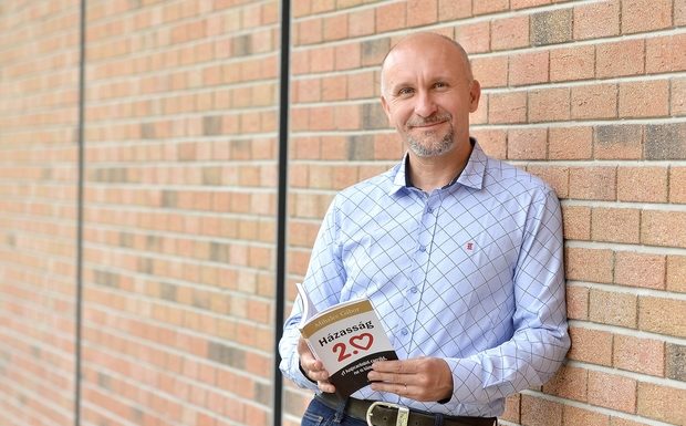 Több száz házaspárnak segített már Mihalec: országos díjra jelölték a sándorfalvi terapeutát