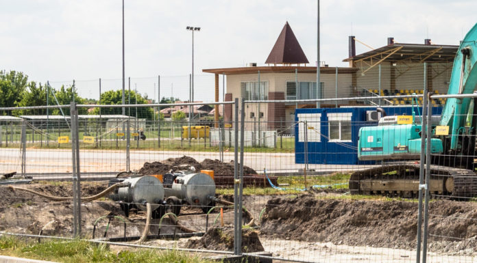 Többfunkciós rekortán pályával bővül a mórahalmi sportcentrum