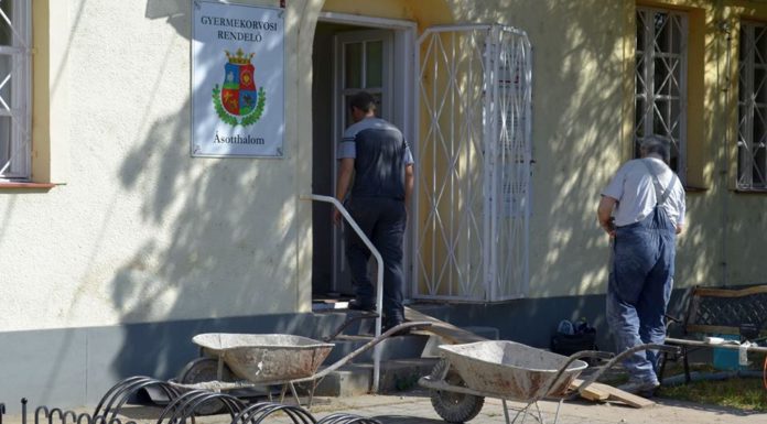 Családbarát fejlesztések Ásotthalmon – Elindult a gyermekorvosi rendelő felújítása