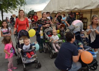 Babakocsis és kismotoros felvonulással hívták fel a figyelmet a családi értékekre Mórahalmon