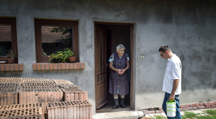 Jobban odafigyelnek az idősekre a hőségben a mórahalmi tanyagondnok