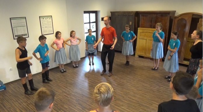 „Rözögtettek” Mórahalmon – Összművészeti tábor a Dél-Alföld értékeinek nyomában (VIDEO)