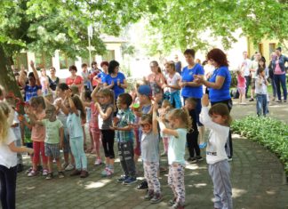 Adományozzon gyermekholmit ruzsai és pusztamérgesi rászorulóknak! – Jótékonysági Ruhabörze Ruzsán