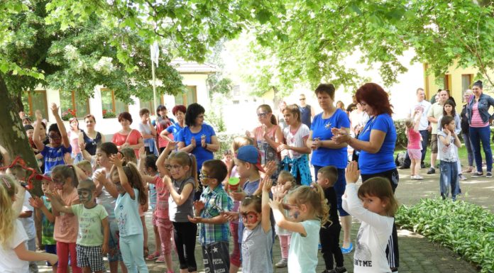 Adományozzon gyermekholmit ruzsai és pusztamérgesi rászorulóknak! – Jótékonysági Ruhabörze Ruzsán
