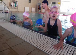 Úszni tanulnak az ásotthalmi ovisok