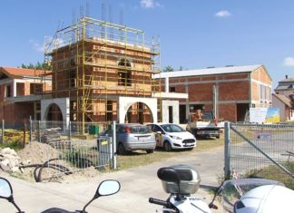 Szerb diplomaták tekintették meg a Kolo Központ építési munkálatait Mórahalmon