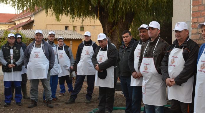 17 éve töretlen a böllérbál sikere Zákányszéken – November 17-én az egész falu egy célért munkálkodott (GALÉRIA)