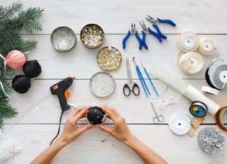Az ünnepek közeledtével kreatívan – Kézműves foglalkozás és varróklub Zákányszéken