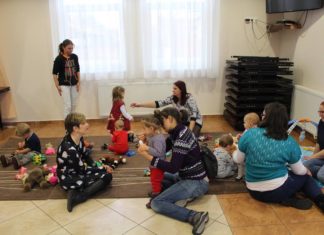 Szülőcsoport-foglalkozás Mórahalmon