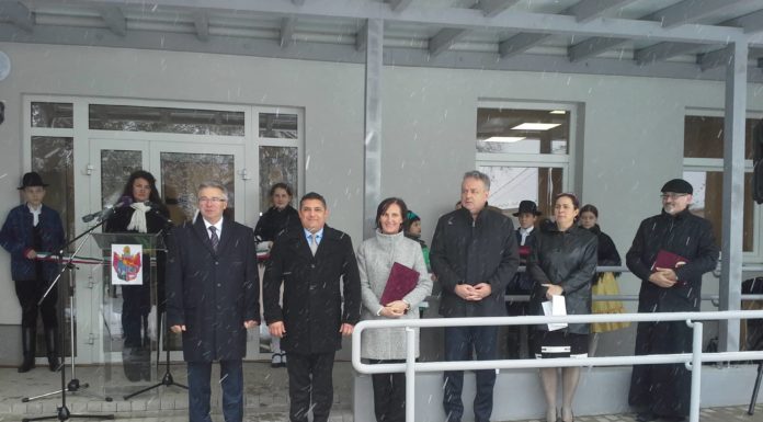 Átadták a felújított üllési egészségházat – Frissítve videóval!