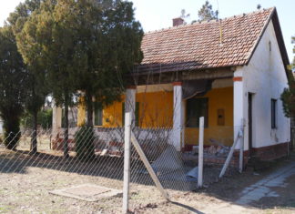 Egy ONCSA-ház új élete – Népi építészeti értéket újít fel a mórahalmi önkormányzat