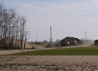Megkezdődtek a Madarász-tóhoz vezető út burkolatmegerősítési munkálatai