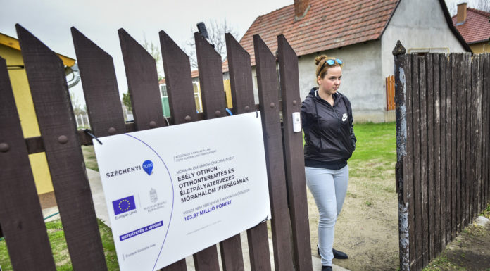 Helyi fiatalokat támogatnak ingatlanokkal – 21 mórahalmi jutott kedvezményes lakhatáshoz