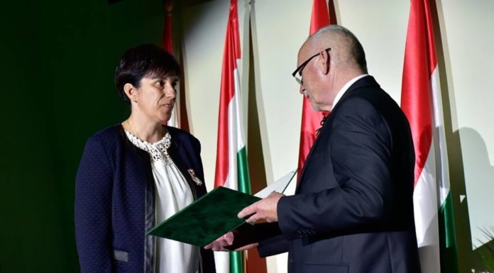 Elismerésben részesült Enginé Ábrahám Katalin, mórahalmi tanítónő