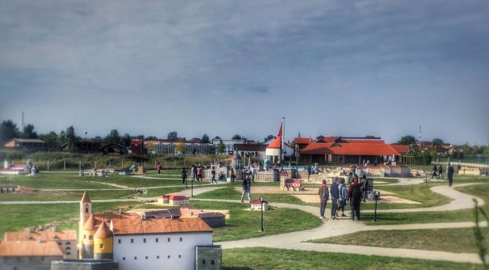 Gazdag növényzet költözik a makettek közé – megújul a mórahalmi Mini Hungary Park