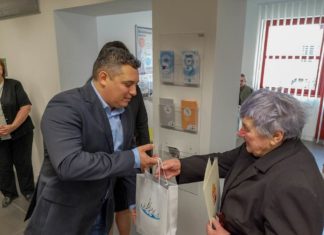 Húszezredik ügyfelét köszöntötte az üllési Kormányablak